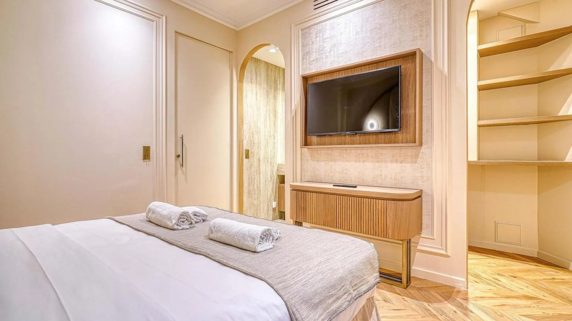 Sumptuous Apartment Opera Vendome By Studioprestige Paris France